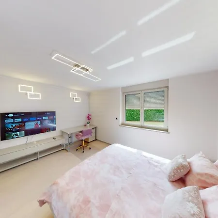 Design Emerald Apartman