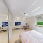 Apartment Design Emerald