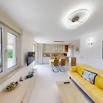 Design Emerald Apartment *